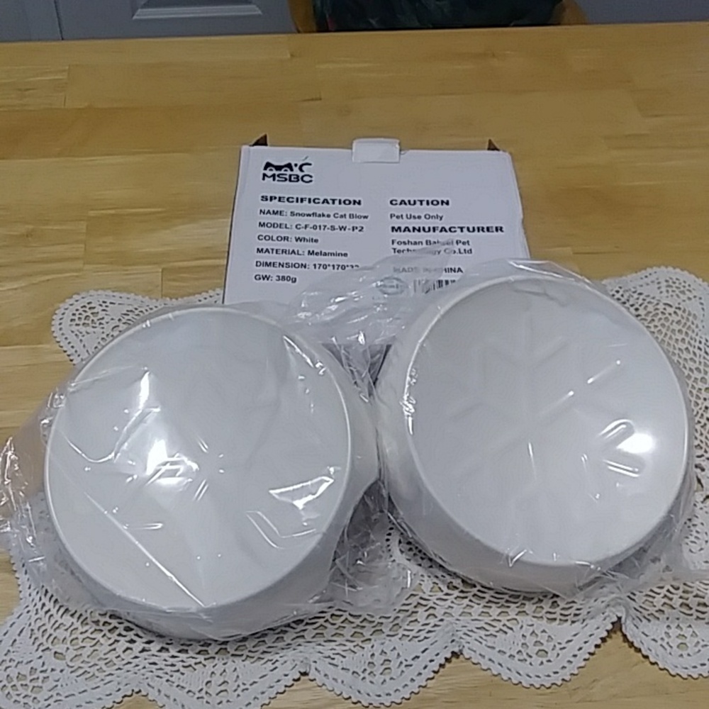 Set of two snowflake design pet bowls, New